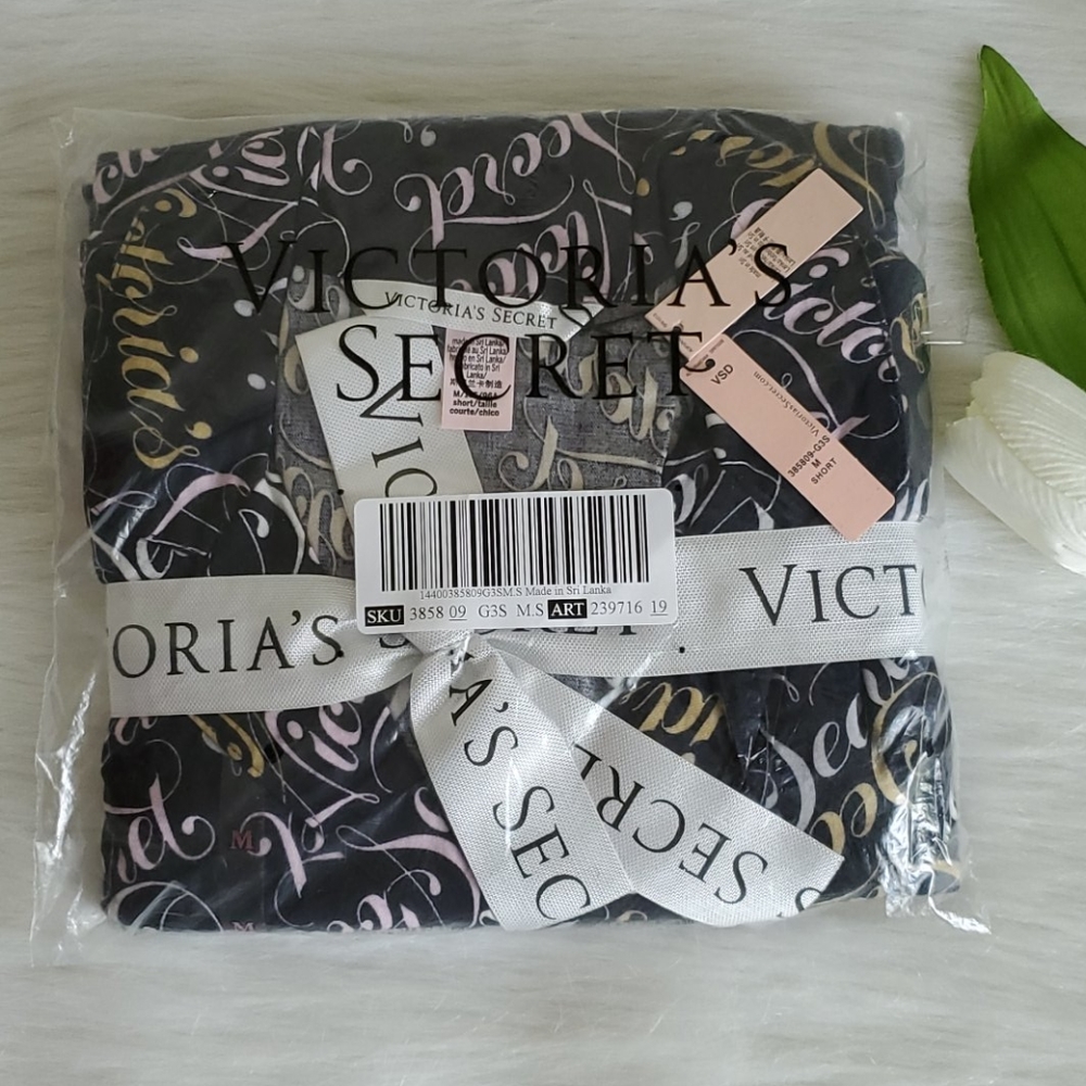 VICTORIA'S SECRET FLANNEL PJ SIZE MEDIUM SHORT - Picture 3 of 5